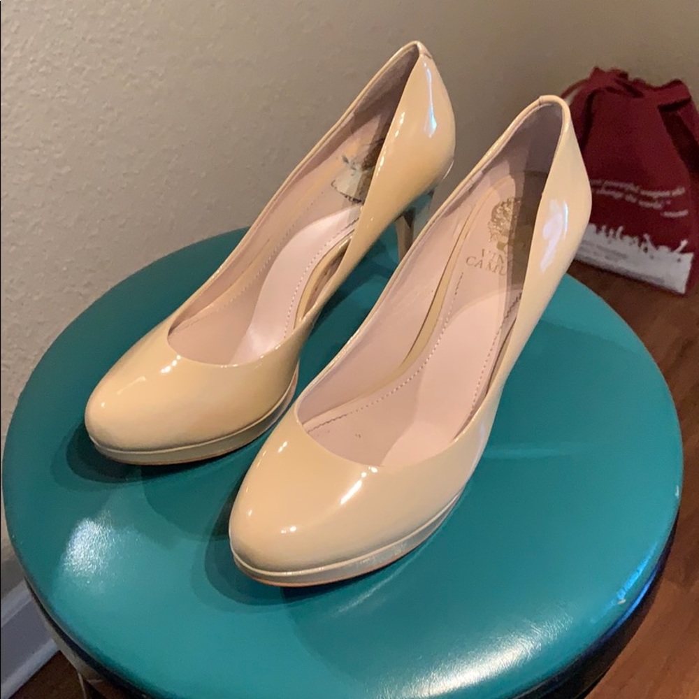Nude Vince Camuto